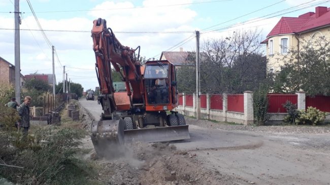 У селі під Луцьком капітально ремонтують дорогу. ФОТО