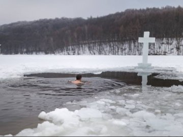 Алкоголь – не по фен-шую, – волинські медики про купання на Водохреще