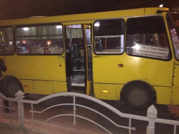 Аварія у Луцьку: маршрутка в'їхала в тролейбус. ФОТО