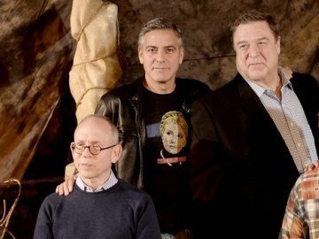 Джордж Клуні одягнув футболку з портретом Тимошенко