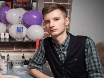 Два фотоапарати і телевізор: у Луцьку обікрали тату-майстра