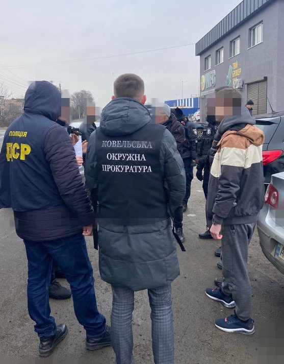 10 000 доларів США за переправлення «ухилянтів» в ЄС: на Волині затримали лікаря і його спільника. ФОТО