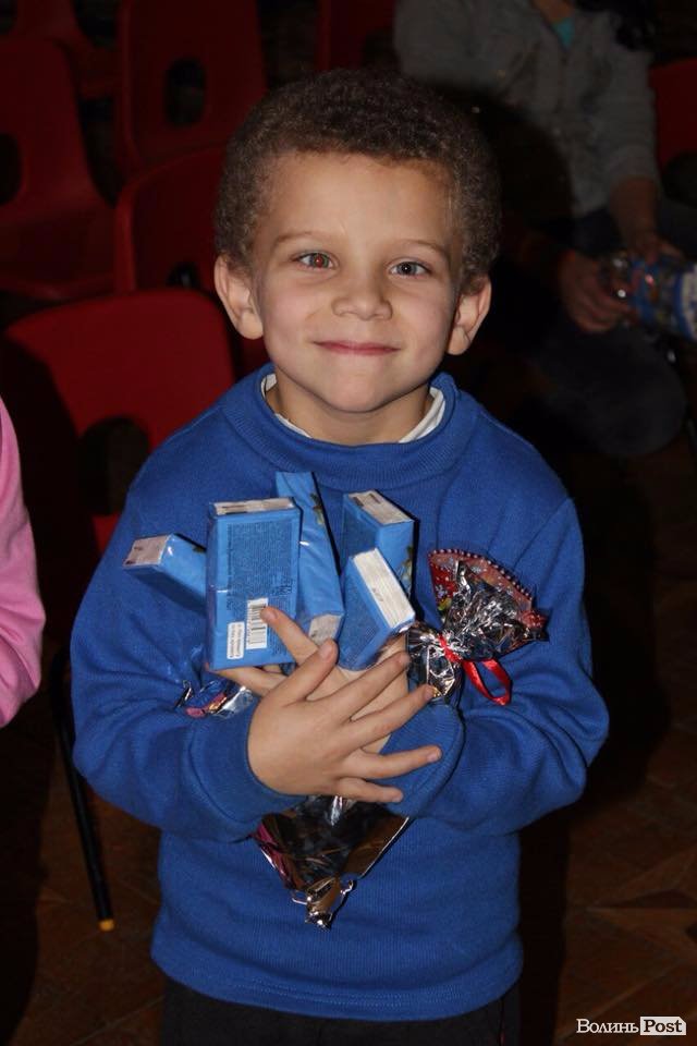 «Чужих дітей не буває»: у Луцьку триває підготовка до Різдвяних свят