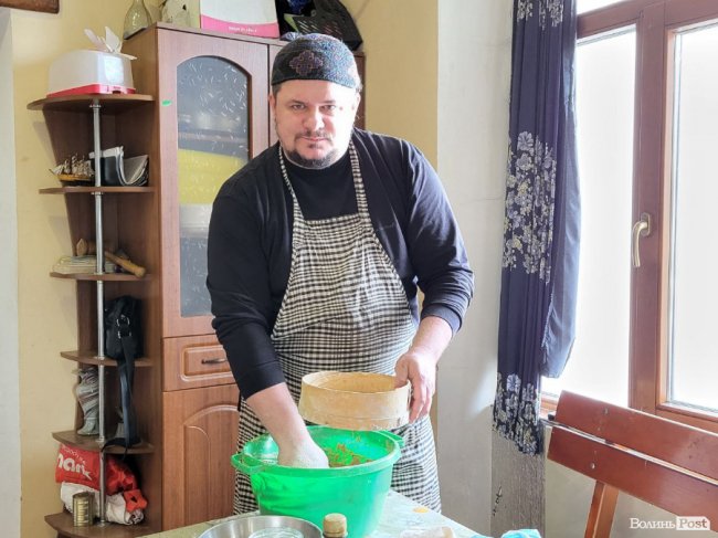 Гречаний хліб та відверта бесіда з монахом: ігумен Никодим розповів про чернече життя