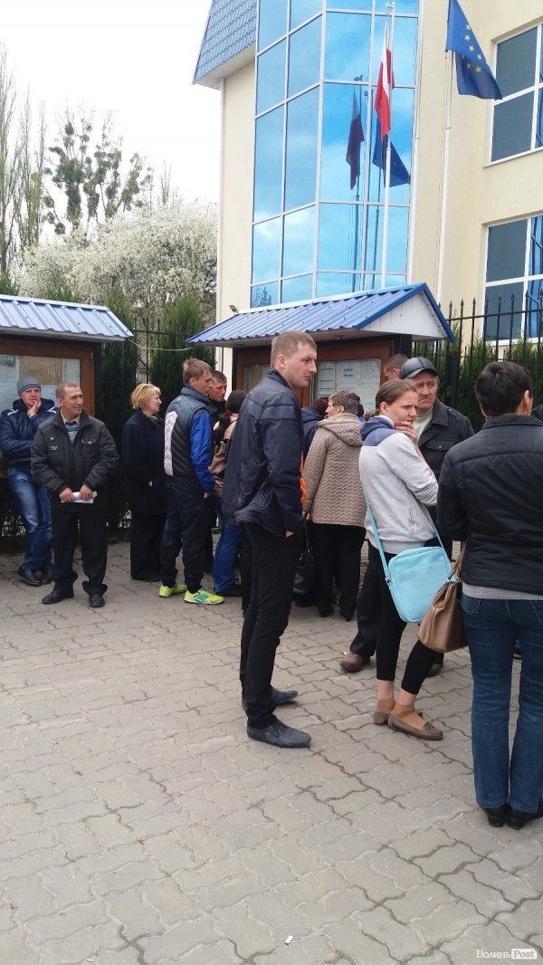 Пікет під польським Консульством у Луцьку. ФОТО