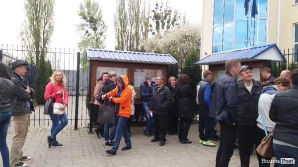 Пікет під польським Консульством у Луцьку. ФОТО