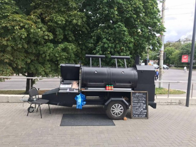 М’ясо із техаського смокера: в чому секрет неймовірного смаку і де скуштувати у Луцьку*