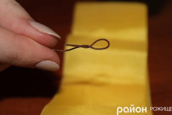 Волинська майстриня показала, як зробити новорічну іграшку власноруч 