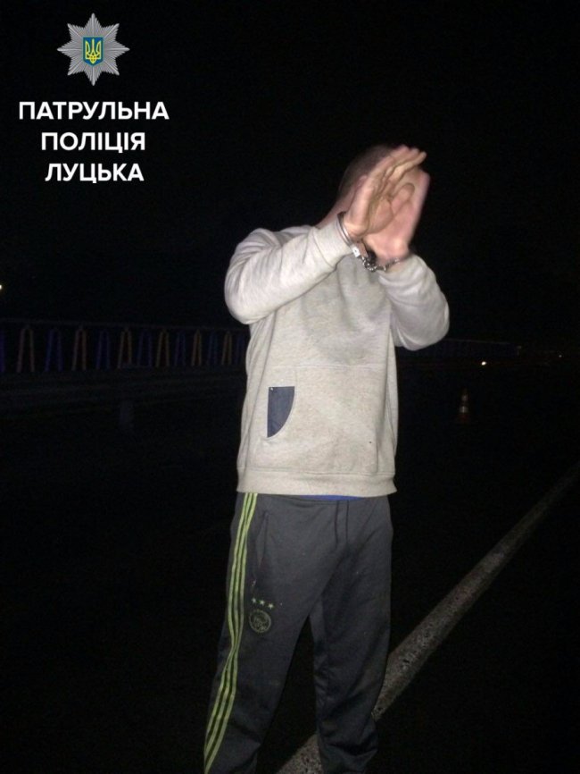 На Волині п’яні агресивні молодики втікали від поліції