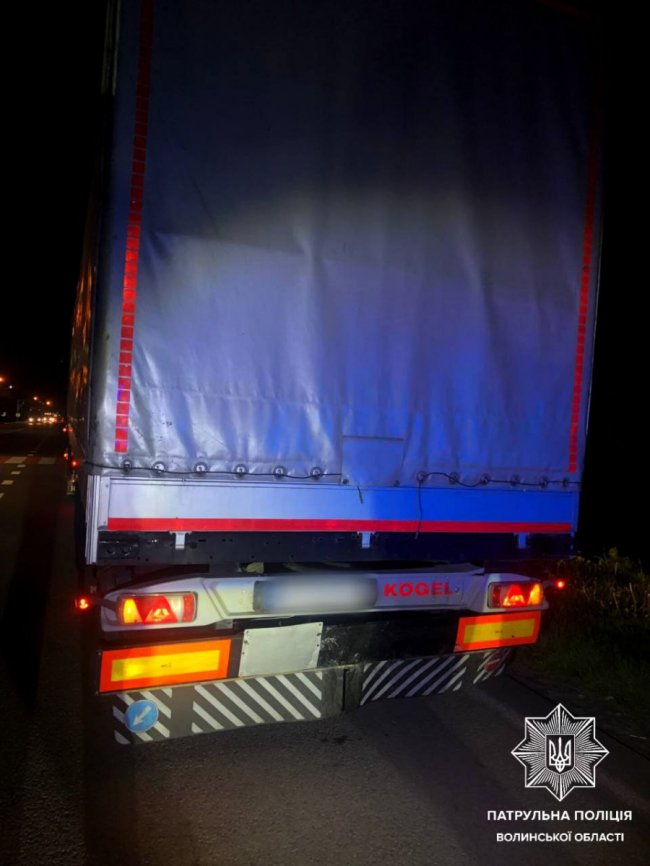 Луцькі патрульні вночі затримали трьох п'яних водіїв, які скоїли ДТП