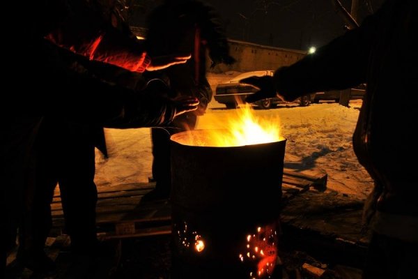 Блокування ВВшників у Луцьку: п'ята ніч. ФОТО