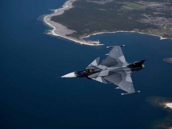 Бельгія готова надати авіацію і флот для миру в Україні, Швеція - винищувачі Gripen