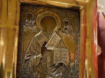 В Сербії голові російського МЗС подарували старовинну ікону з Луганська