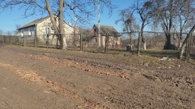 Дорога у волинському селі перетворюється у болото: коли чекати ремонту. ВІДЕО