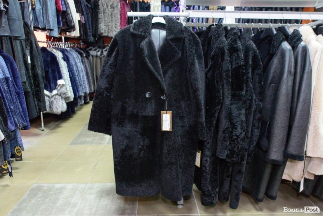 У магазині шкіри та хутра «Steel» у центрі Луцька пропонують шалені знижки*