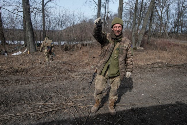 Українські захисники звільнили Тростянець від російських окупантів. ФОТО