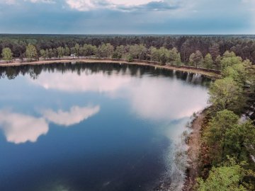 Дивовижні краєвиди одного із найглибших озер Волині з висоти пташиного польоту. ФОТО