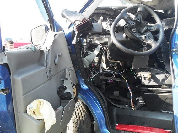 У Чернівцях поїзд влетів у мікроавтобус, є жертви. ФОТО