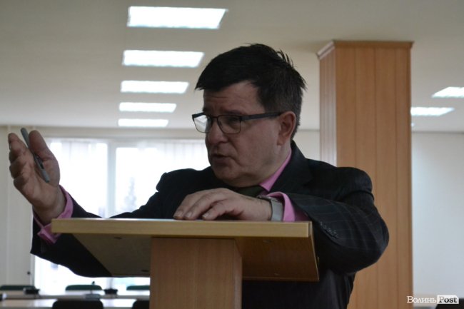 Канадський політолог у Луцьку розповів, чому війна проти Росії триватиме ще довго