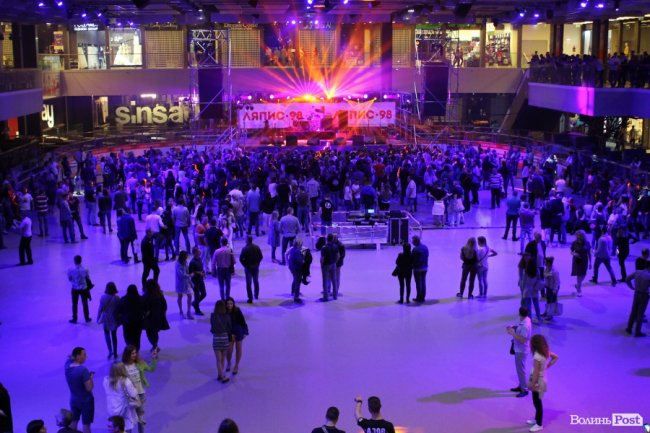 Як це було: фото грандіозного концерту «Ляпис 98» у «ПортCity»