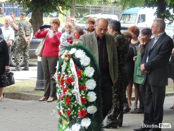 У Луцьку розпочалося прощання з бійцем «Айдару». ФОТО