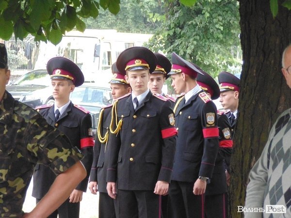 У Луцьку розпочалося прощання з бійцем «Айдару». ФОТО