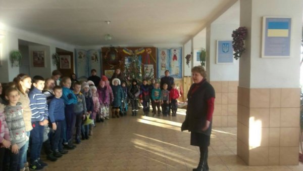 Волинські школярі на ярмарку зібрали гроші для військових