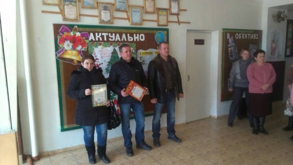 Волинські школярі на ярмарку зібрали гроші для військових