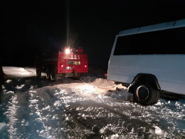 На Волині маршрутне таксі з пасажирами з'їхало в кювет. ФОТО