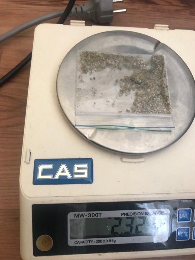 За 2 грами – на 10 років: на «Ягодині» у чоловіка вилучили марихуану