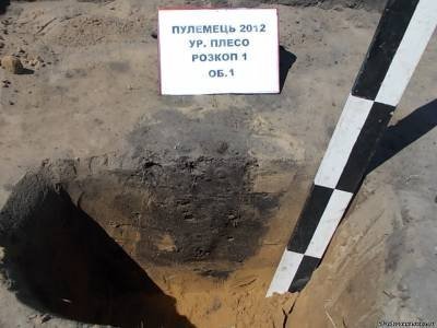  Волинські археологи знайшли срібні і позолочені перстні. ФОТО