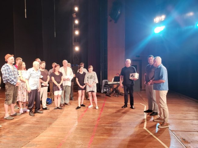 Луцький драмтеатр придбав квадрокоптер для волинських військових, які захищають Україну