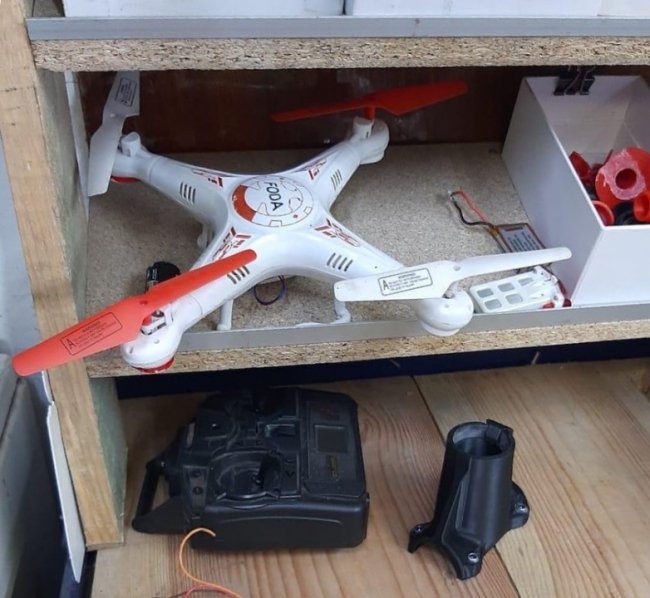 Виявили безпілотники, якими доставляли контрабандні товари через кордон. ФОТО