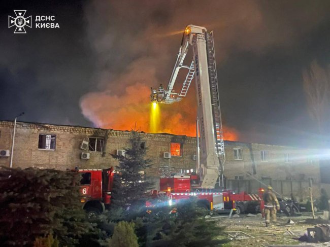 Більше десятка загиблих та понад 80 постраждалих: що відомо про нічну масовану атаку по Україні