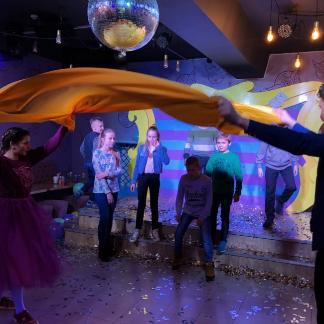 У «Промені» влаштовують дитячі вечірки «School party»*