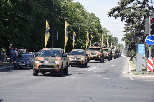 Як Маріуполь святкує день визволення міста від бойовиків. ФОТО