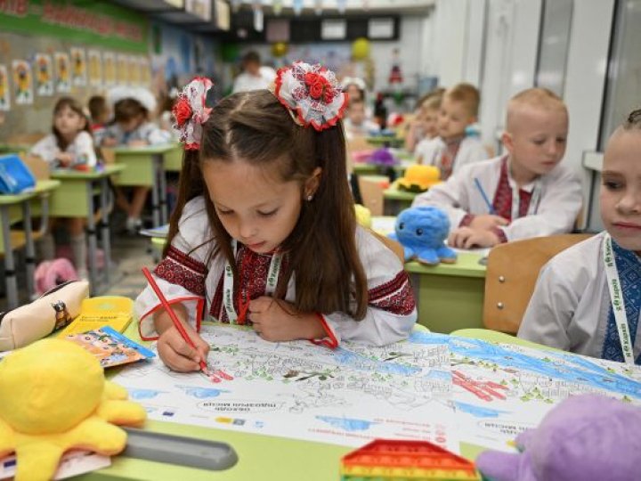Скільки коштує зібрати дитину до школи у 2026 році: ціни на все необхідне