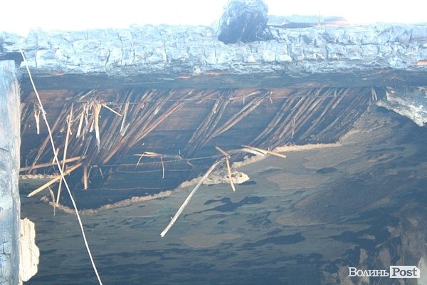 Будинок в центрі Луцька після великої пожежі. ФОТО