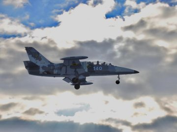 На Луцькому військовому аеродромі стартували командирські польоти.ВІДЕО