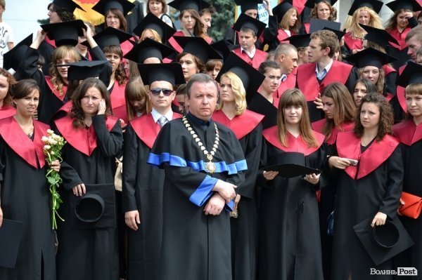 У Луцьку вручили дипломи магістрам. ФОТО
