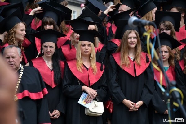 У Луцьку вручили дипломи магістрам. ФОТО