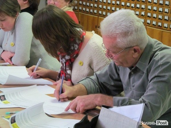 У Луцьку писали листи на захист прав людини. ФОТО
