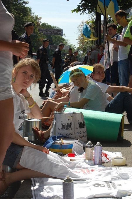 Розгляд скандального мовного законопроекту відклали