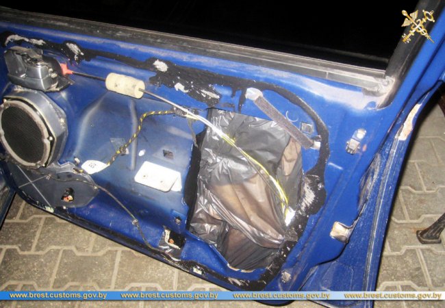 Волинянин хотів нелегально провезти у Білорусь майже 100 кілограмів сала. ФОТО