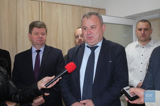 У Нововолинську почали оформляти закордонні паспорти