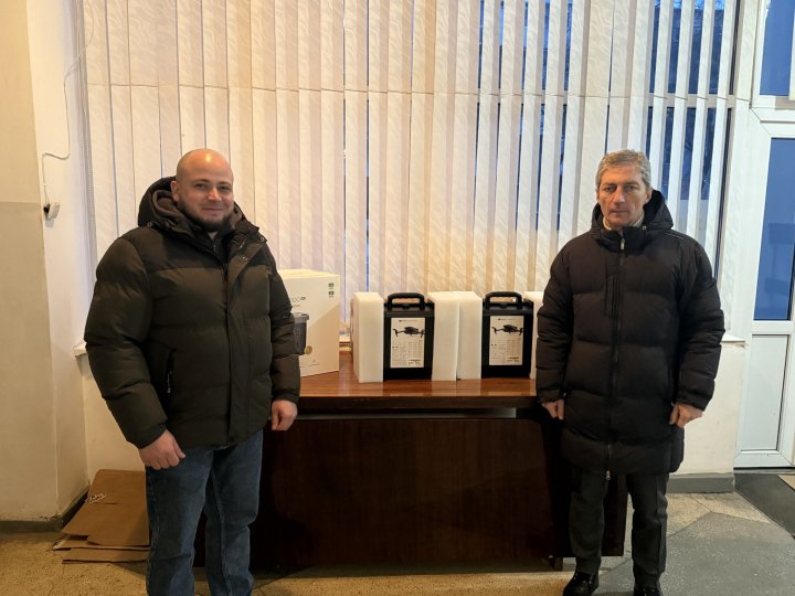 Постраждала від російських атак Ковельська громада передала воїнам квадрокоптери