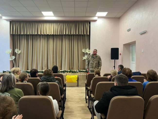 Ще один автомобіль на передову передала Боратинська громада