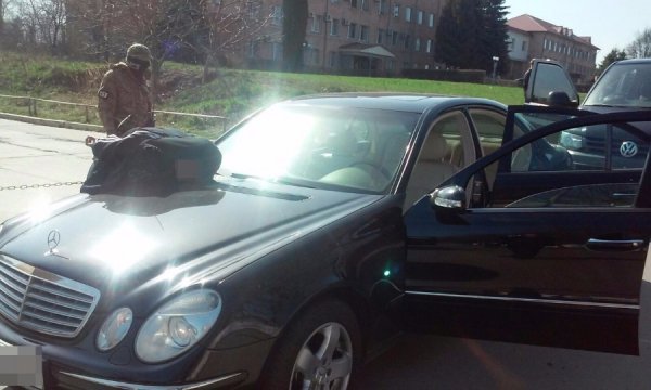 У Луцьку намагались продати шість кілограмів бурштину. ФОТО