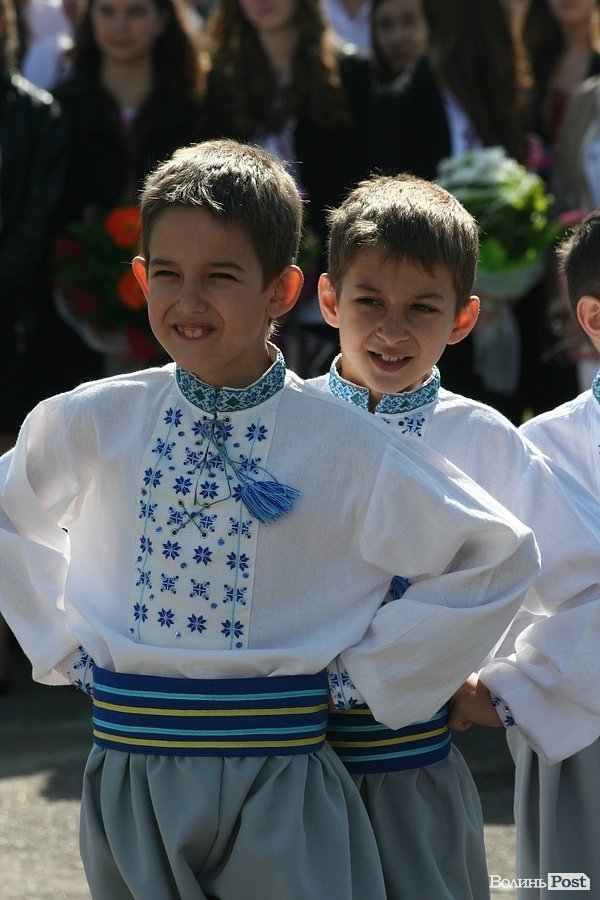 У Луцьку пролунав останній дзвінок. ФОТО