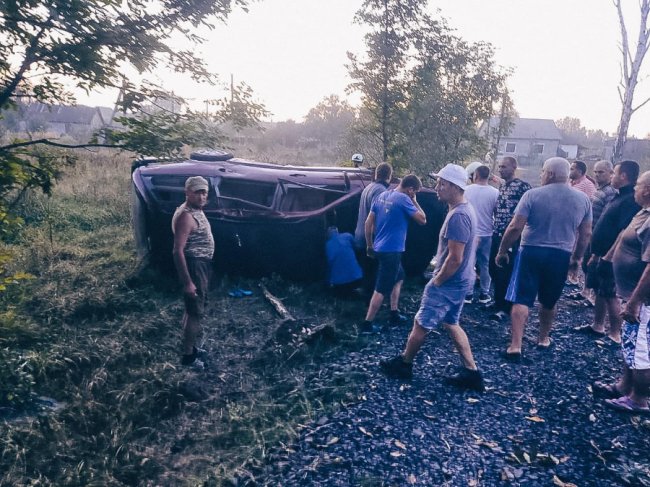 На Волині водій автівки злетів у кювет: одна людина загинула